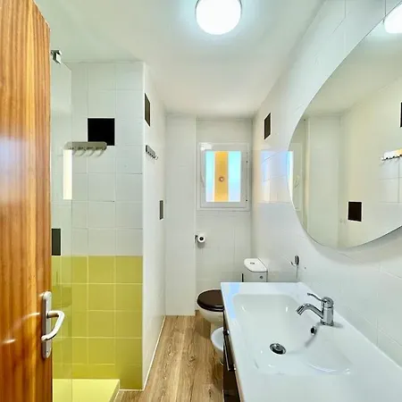 Historic Center Duplex With 3bd Ac & Parking *
