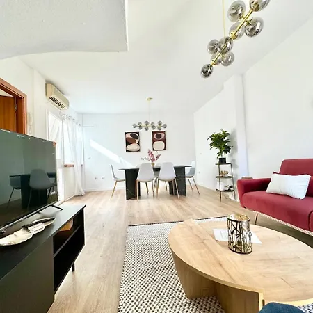 Historic Center Duplex With 3bd Ac & Parking *