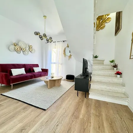 Historic Center Duplex With 3bd Ac & Parking Apartment *